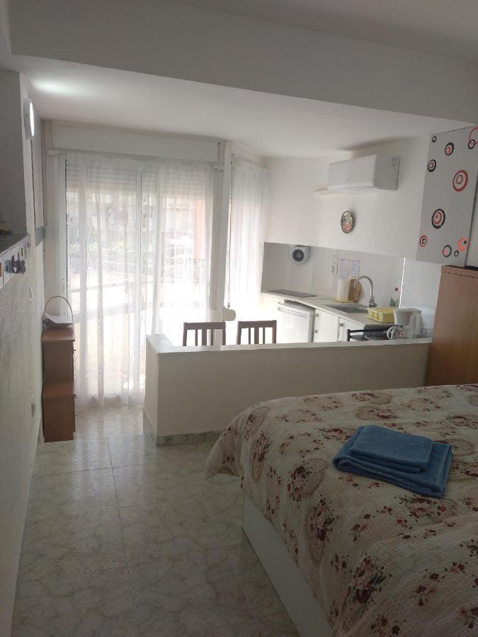 La Pineda Beach Studio Near Port Aventura Apartment Bagian luar foto